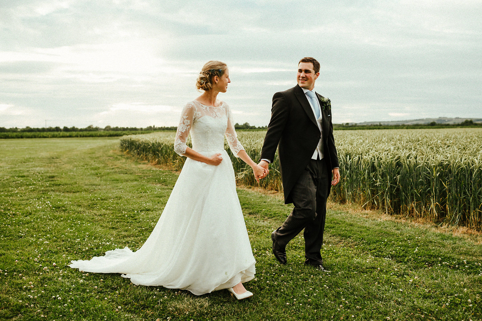 Buckinghamshire Farm wedding photographer