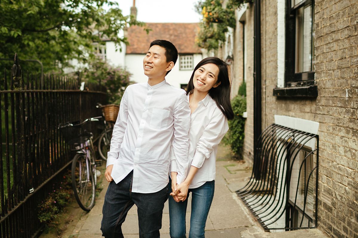 Modern Cambridge pre-wedding photo shoot