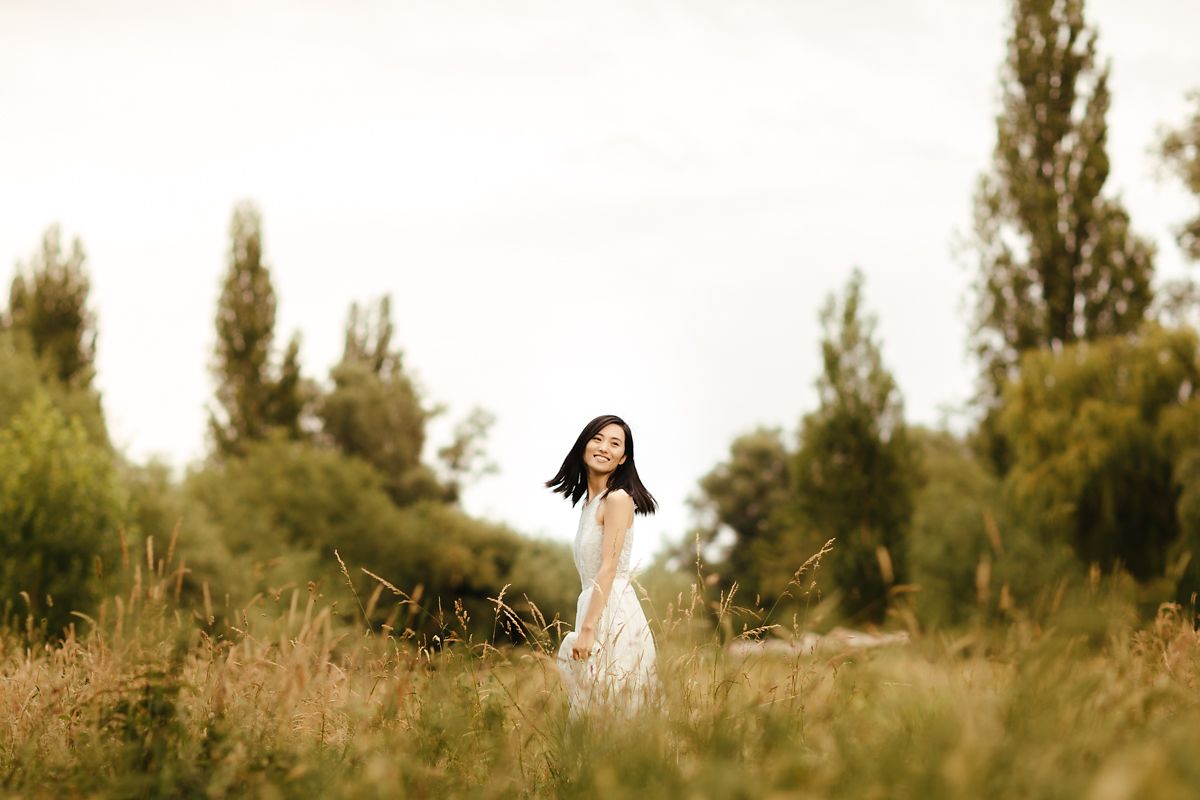 Modern Cambridge pre-wedding photo shoot