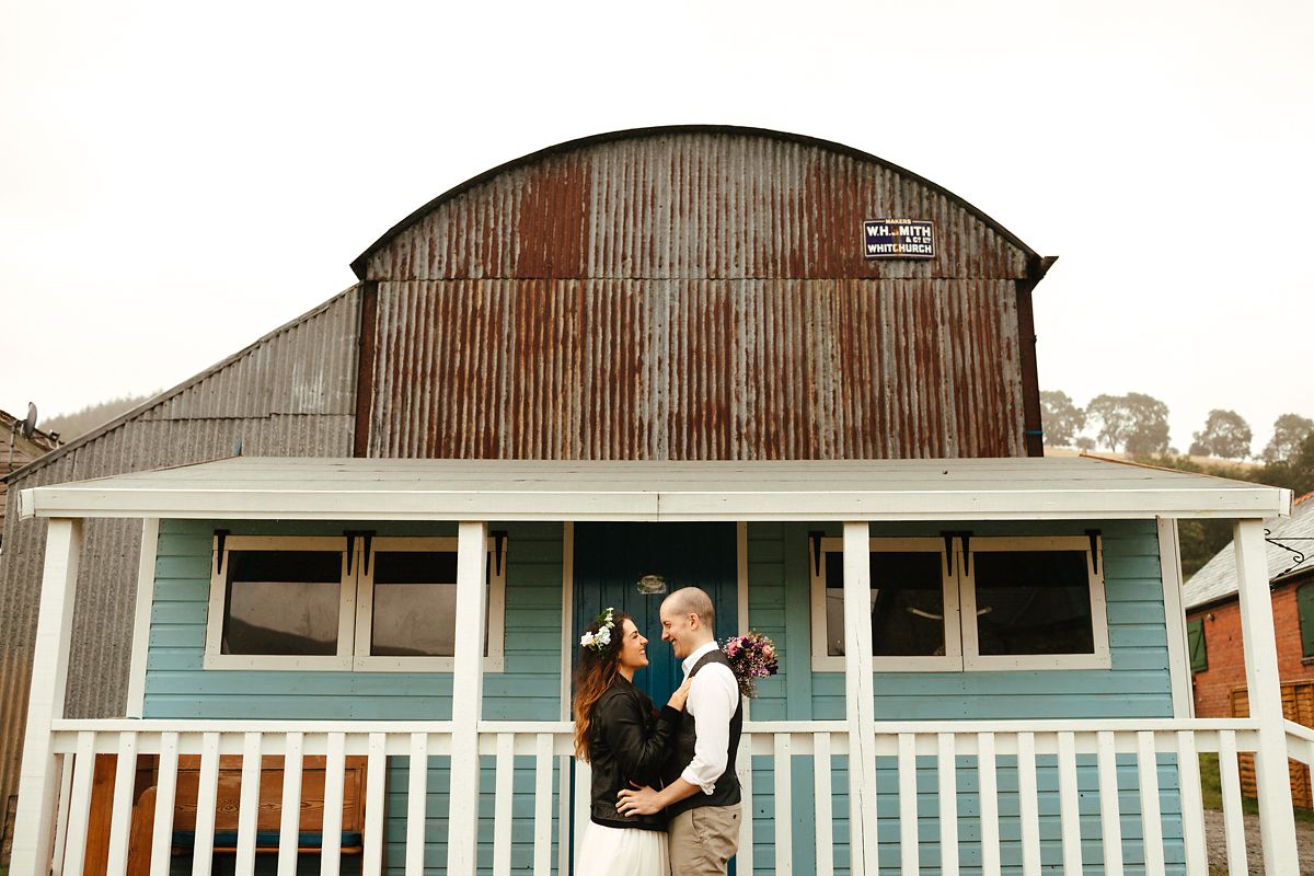 Barnutopia glamping wedding family photos