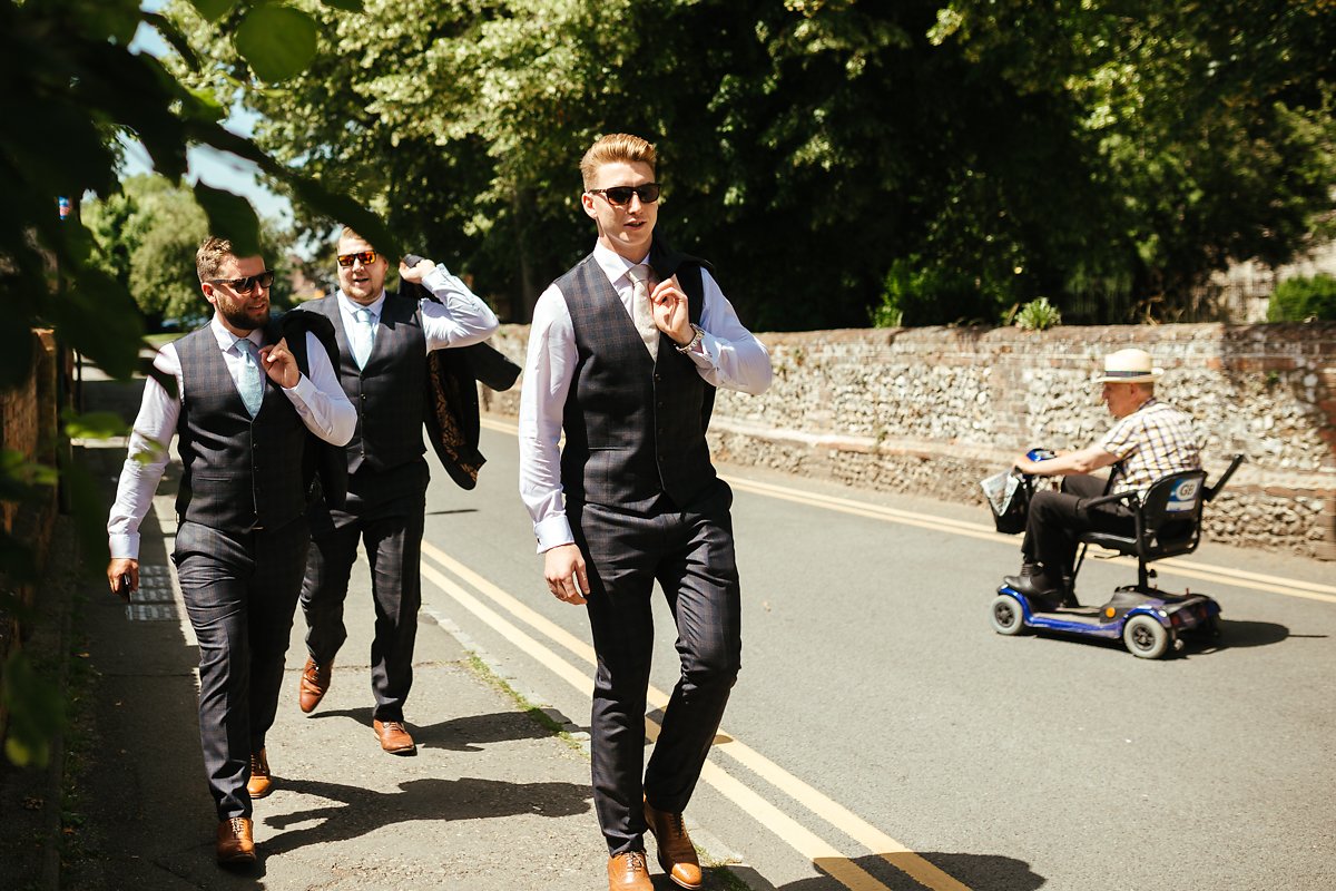 How to walk to a wedding