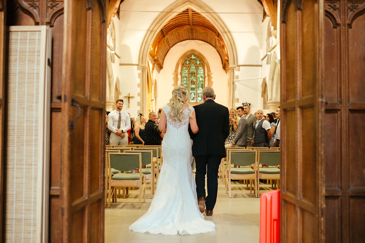 How to walk into the church with dad at your wedding day