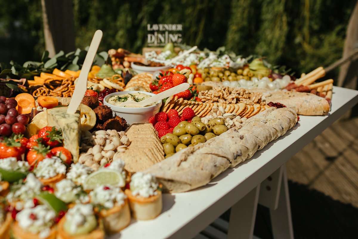 Lavender dining table canapés