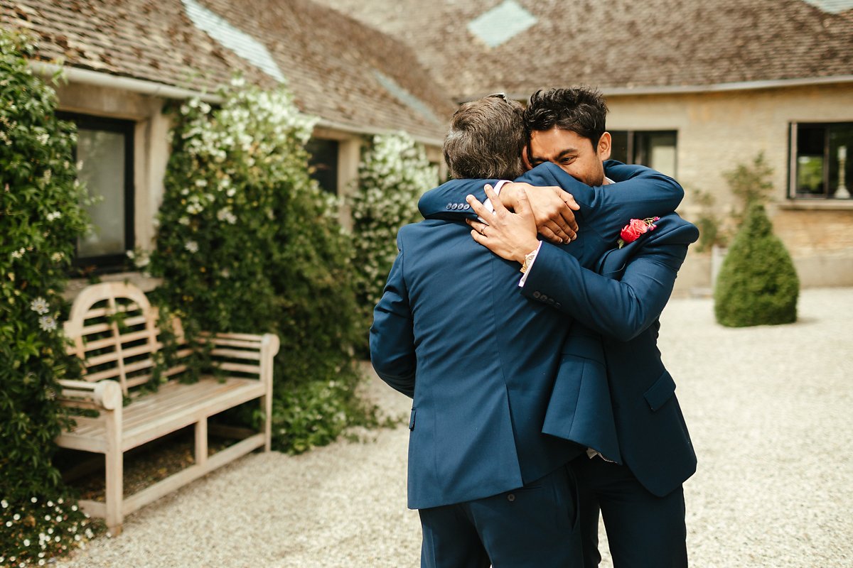 Creative wedding photos in the Cotswolds