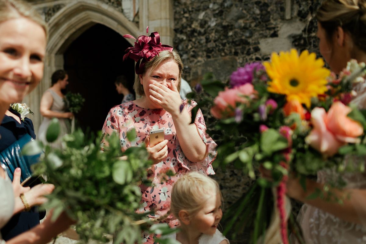 Mums reaction seeing her daughter arriving to the church