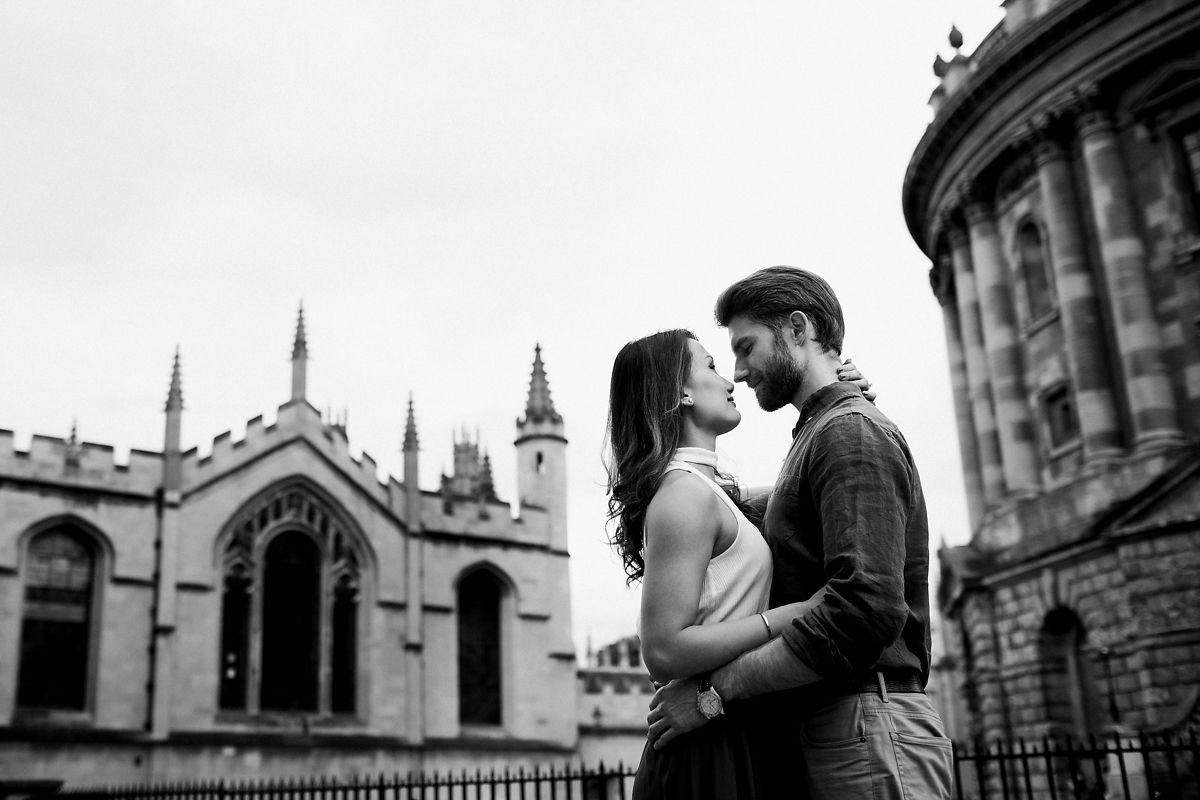 Romantic Oxfordshire engagement Photography